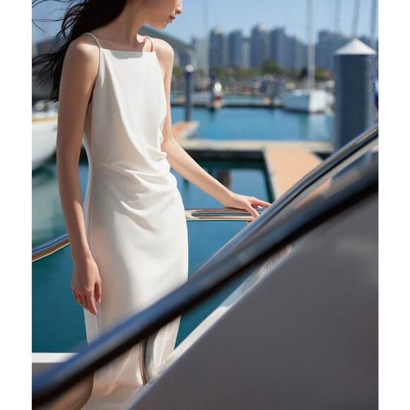 White dress, size S, high quality fabric, good for wedding & dinner party - Picture 2 of 7